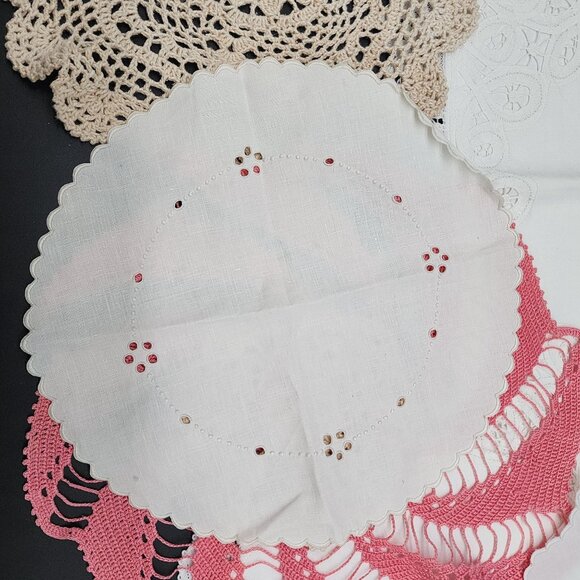 Lot of Battenburg and Crochet Linen Doilies Pillow Cover Bread Warmer VTG - Picture 5 of 12